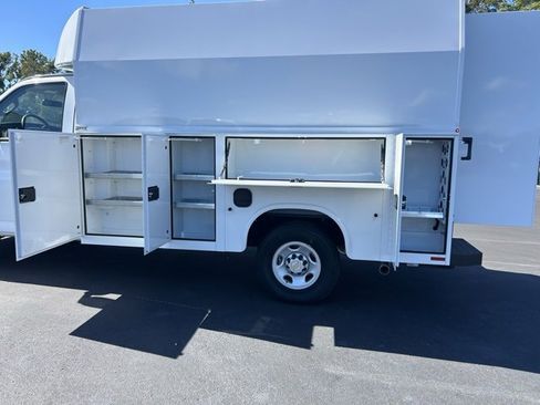 New 2025 Chevrolet Express 3500 w/ Power Convenience Package image 7