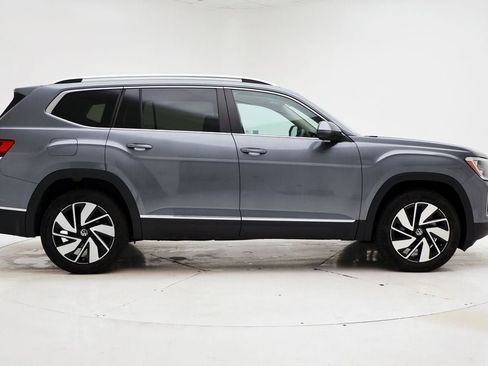 Used 2025 Volkswagen Atlas SEL image 3