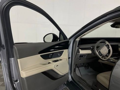 Used 2025 Lincoln Nautilus Reserve w/ Jet Appearance Package AWD/4WD image 25