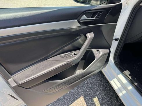 Certified 2023 Volkswagen Jetta S FWD image 15