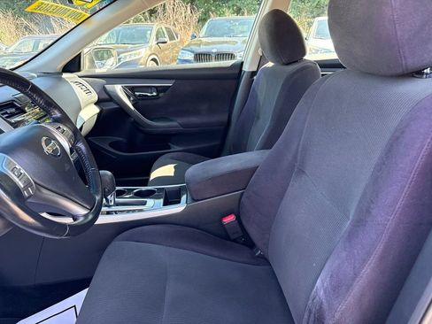 Used 2013 Nissan Altima 2.5 SV FWD image 34
