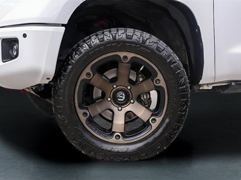 Used 2020 Toyota Tundra Platinum image 4