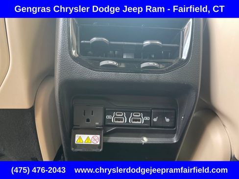 Certified 2023 Jeep Grand Cherokee Limited AWD/4WD image 40