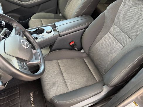 Used 2025 Nissan Rogue SV AWD/4WD image 37
