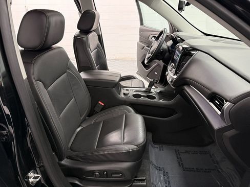Used 2018 Chevrolet Traverse Premier AWD/4WD image 17