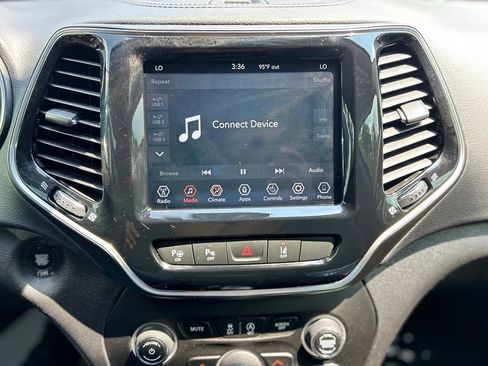 Used 2020 Jeep Cherokee Limited w/ Technology Group FWD image 15