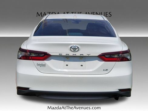 Used 2022 Toyota Camry LE FWD image 18