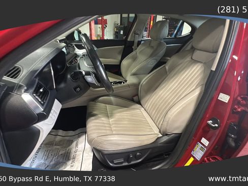 Used 2021 Genesis G70 2.0T w/ Elite Package RWD image 15