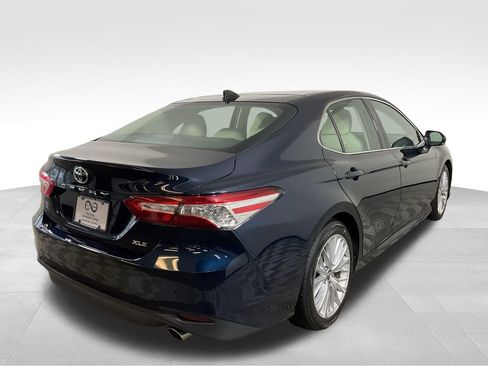 Used 2019 Toyota Camry XLE w/ Navigation Package image 9