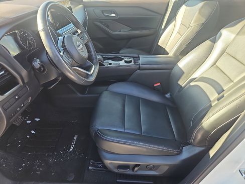 Used 2023 Nissan Rogue SL w/ SL Premium Package image 32