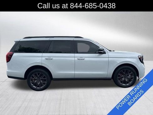 Used 2025 Ford Expedition Platinum w/ Stealth Performance Package AWD/4WD image 4