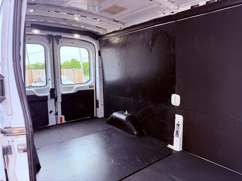 Used 2026 Ford Transit 250 148 Medium Roof RWD image 33