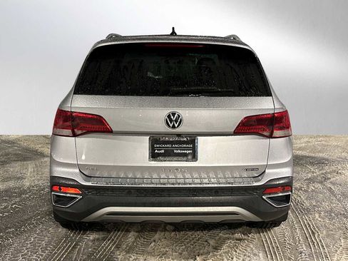 Used 2023 Volkswagen Taos SEL image 3