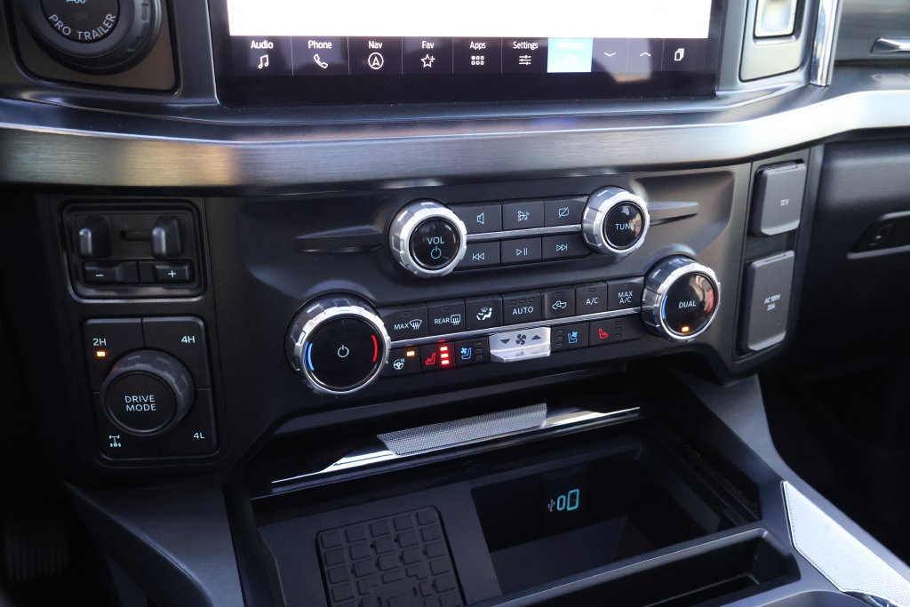 Used 2024 Ford F350 Lariat w/ Lariat Ultimate Package AWD/4WD image 29