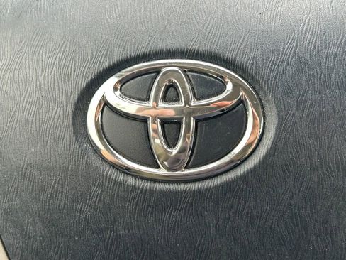 Used 2014 Toyota Prius Plug-In Hybrid image 33