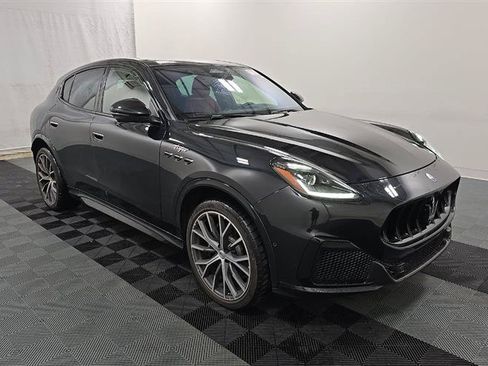 Used 2023 Maserati Grecale Trofeo AWD/4WD image 3