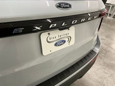 New 2026 Ford Explorer Active image 5