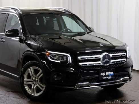 Used 2020 Mercedes-Benz GLB 250 GLB 250 4MATIC SUV w/ Premium Package image 2