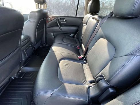Used 2020 Nissan Armada SV image 11