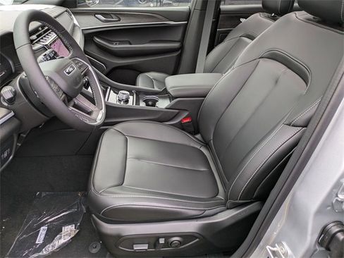 New 2025 Jeep Grand Cherokee L Limited w/ Black Appearance Package image 11