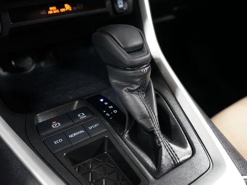 Certified 2025 Toyota RAV4 LE image 21