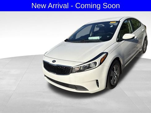 Used 2017 Kia Forte LX FWD image 1