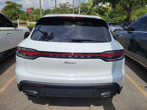 Used 2022 Porsche Macan AWD/4WD image 8