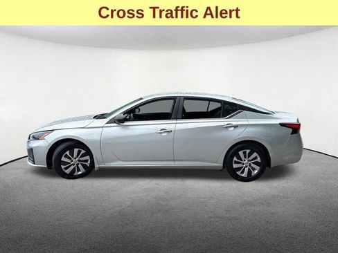 Used 2024 Nissan Altima 2.5 S FWD image 6