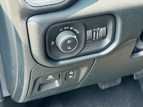Used 2022 RAM 1500 Laramie w/ Sport Appearance Package AWD/4WD image 10