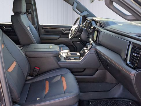 Certified 2024 GMC Sierra 2500 AT4 w/ AT4 Preferred Package image 8