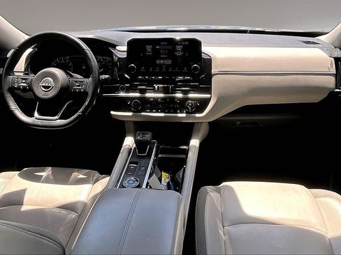 Used 2022 Nissan Pathfinder SL AWD/4WD image 7