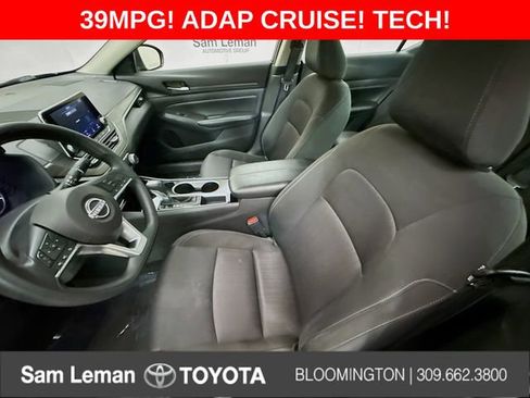 Used 2024 Nissan Altima 2.5 SV image 19