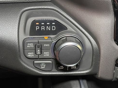 New 2026 RAM 1500 4x4 Crew Cab image 28