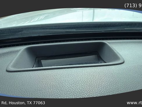 Used 2015 Mercedes-Benz C 300 Sedan image 37
