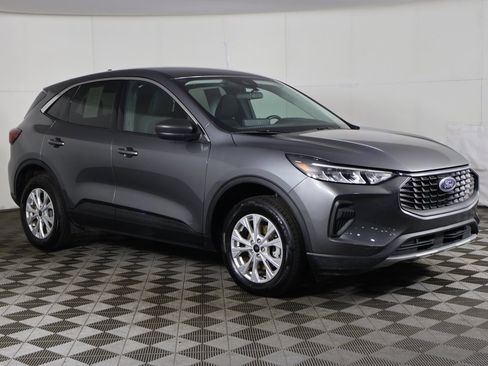 Used 2024 Ford Escape Active w/ Tech Pack #1 image 2