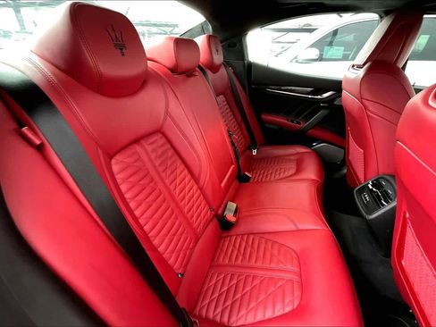 Used 2022 Maserati Ghibli Modena image 20