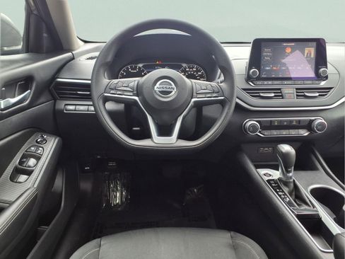 Certified 2022 Nissan Altima 2.5 SV image 16