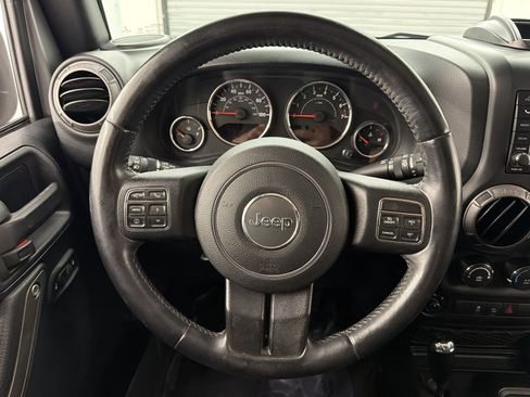 Used 2016 Jeep Wrangler Sport w/ Quick Order Package 24S AWD/4WD image 11