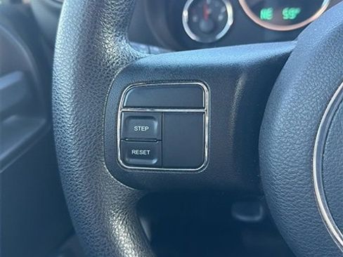 Used 2016 Jeep Wrangler Sport image 7