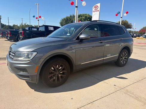 Used 2018 Volkswagen Tiguan SE FWD image 1