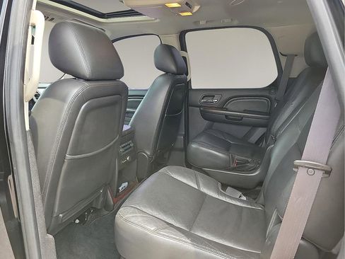 Used 2012 Cadillac Escalade Premium RWD image 10