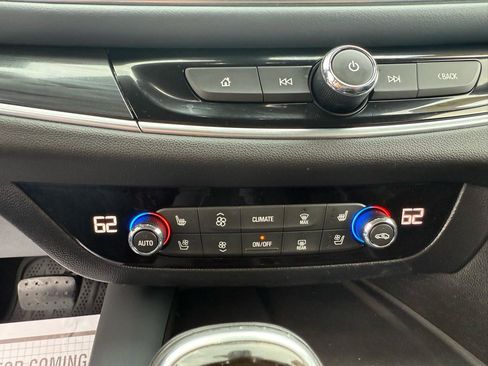 Used 2019 Buick Enclave Premium image 11