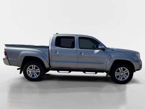 Used 2015 Toyota Tacoma PreRunner w/ Limited Package RWD image 6