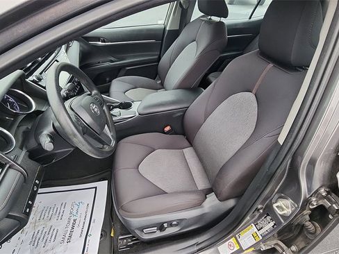 Used 2019 Toyota Camry LE image 15