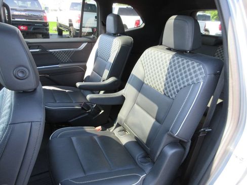 Certified 2024 GMC Acadia Denali w/ Super Cruise Package AWD/4WD image 23