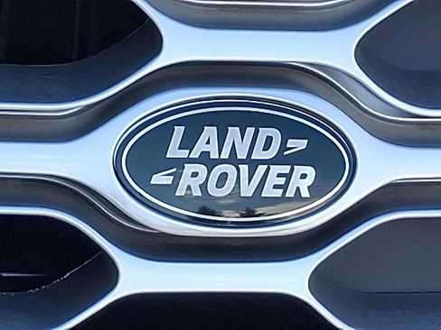 New 2025 Land Rover Discovery S image 21