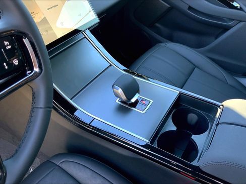 New 2026 Land Rover Range Rover Evoque S image 10