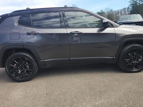 Used 2023 Jeep Compass Altitude w/ Sun and Sound Group image 17