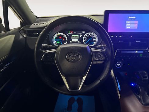 Used 2023 Toyota Venza XLE AWD/4WD image 19