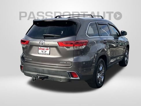 Used 2019 Toyota Highlander Limited Platinum image 5